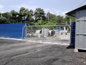 factory iron gate 2     
